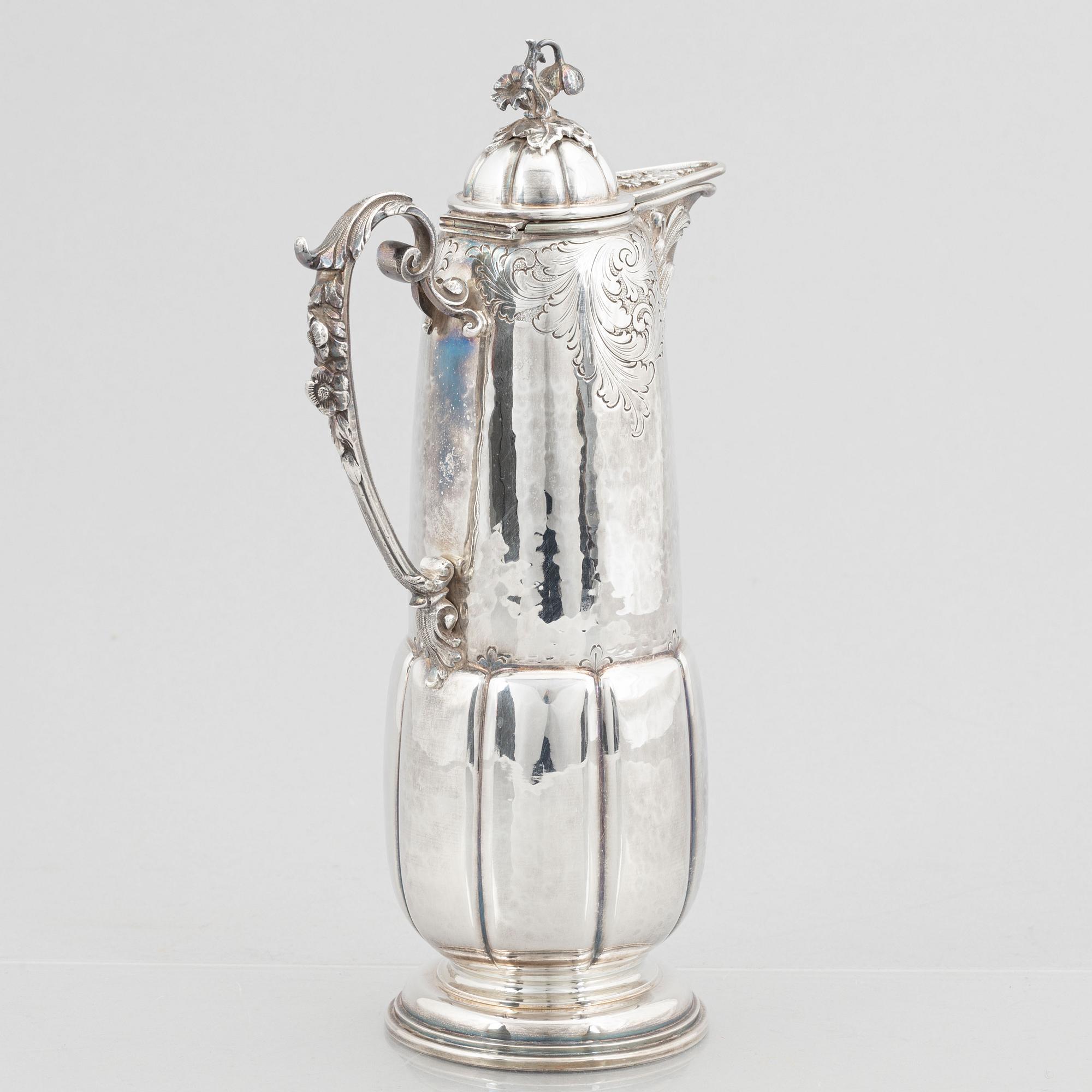 Vinkanna med lock, silver 800, Italien, troligen 1934-44.