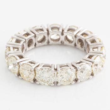 Ring full eternity with brilliant-cut diamonds totaling 6.12 ct.