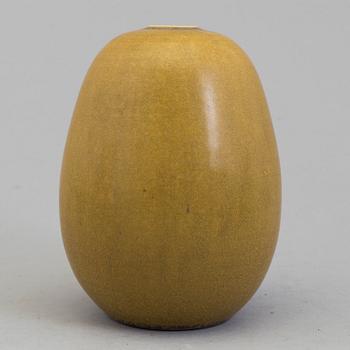 A stoneware vase by Erich and Ingrid Triller, Tobo.