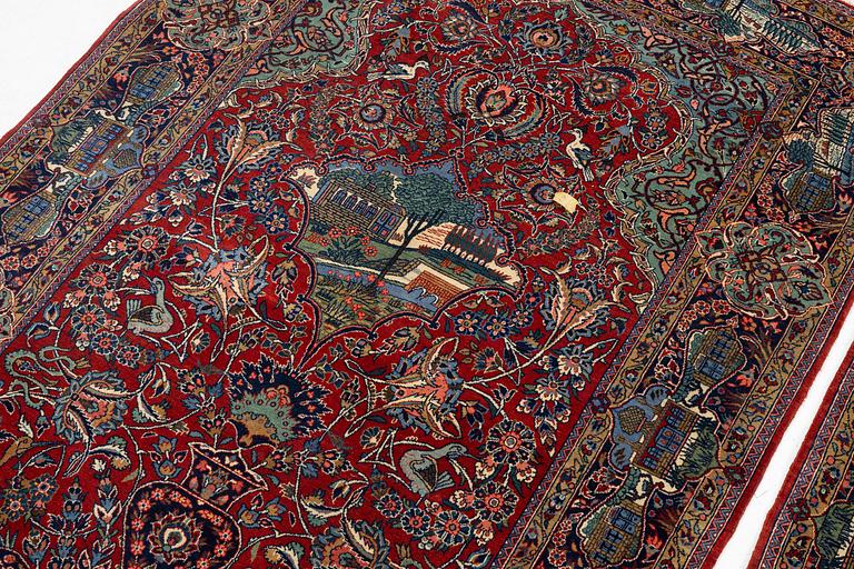 Mattor, ett par, figurala Keshan, centrala Persien, ca 204 x 136 resp 200 x 134 cm.