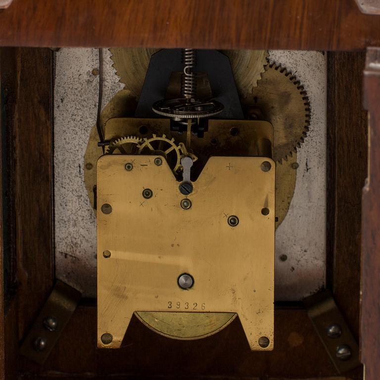 A second half of the 20th century mantel clock, John Thomas, London.