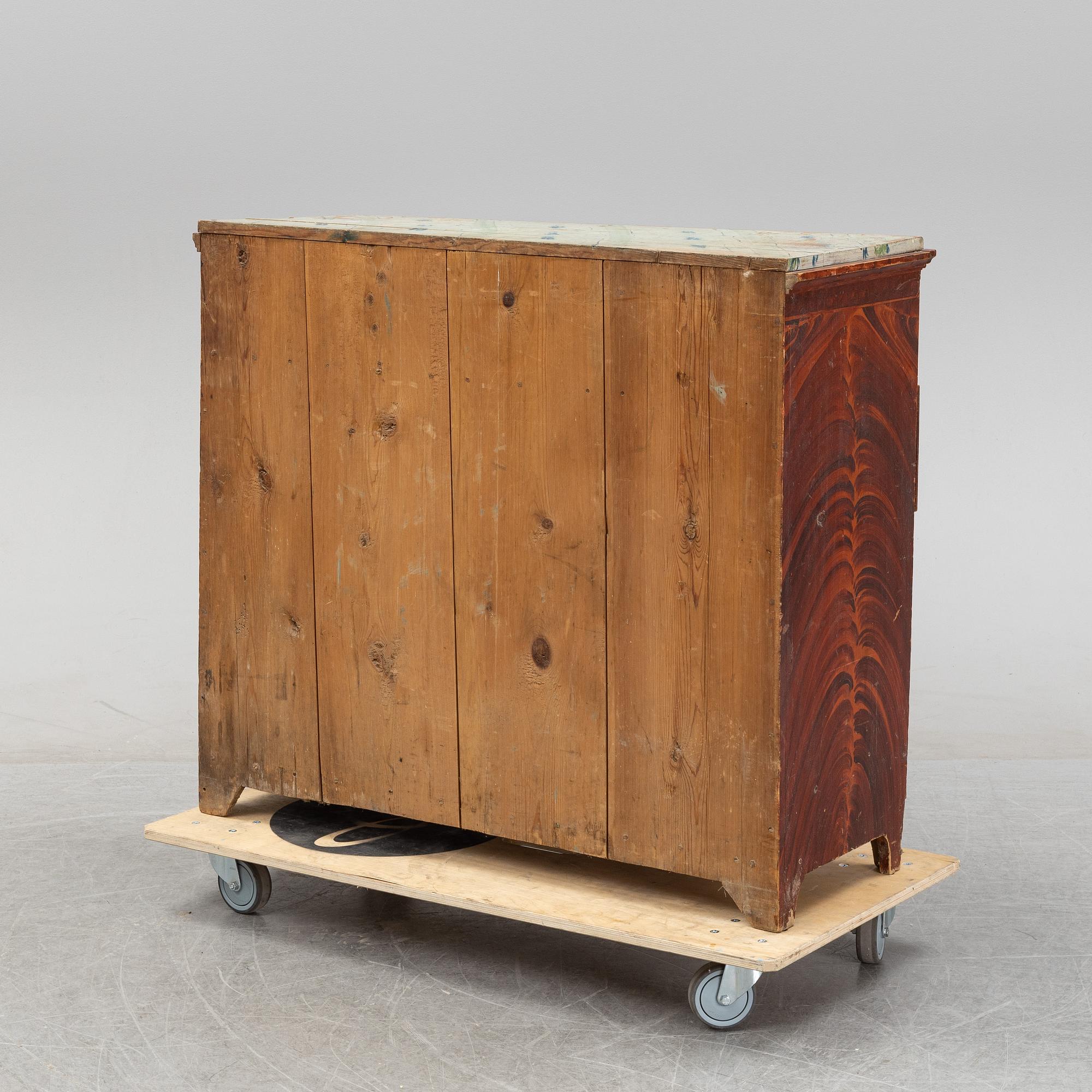 A painted Swedish chest of drawers from Hälsingland, 19th century.