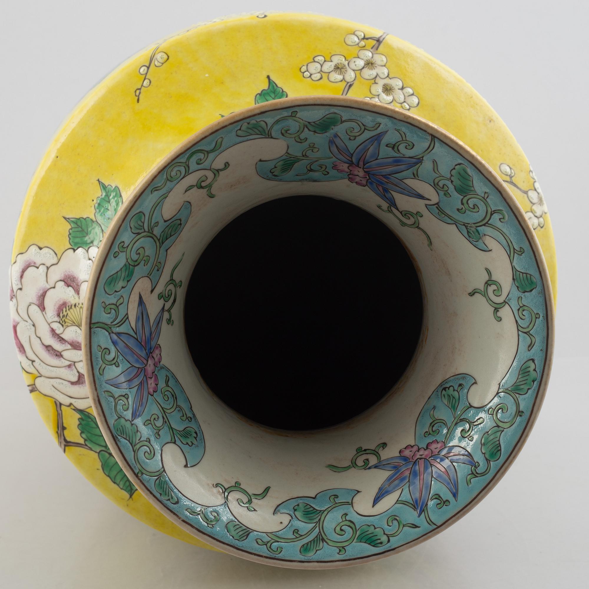 A Famille Jaune porcelain floor vase, China, 20th century.