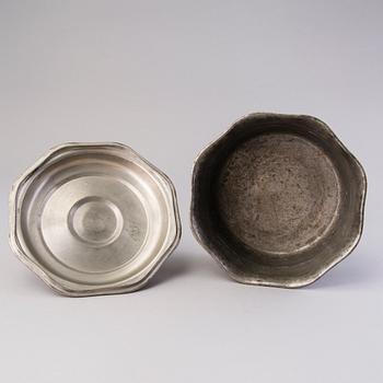 FIRMA SVENSKT TENN, A tin bowl with lid, Sweden 1920's.