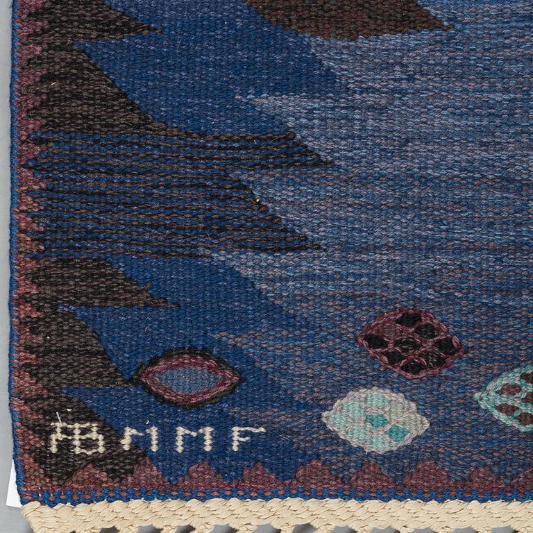 Barbro Nilsson, matto, "Tånga blå", flat weave, ca 226 x 151-154 cm, signed AB MMF BN.