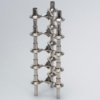 LJUSSTAKAR, 5 st samt LJUSSTAKE/VAS, vitmetall, Ceasar Stoffi, Nagel. 1900-talets andra hälft.