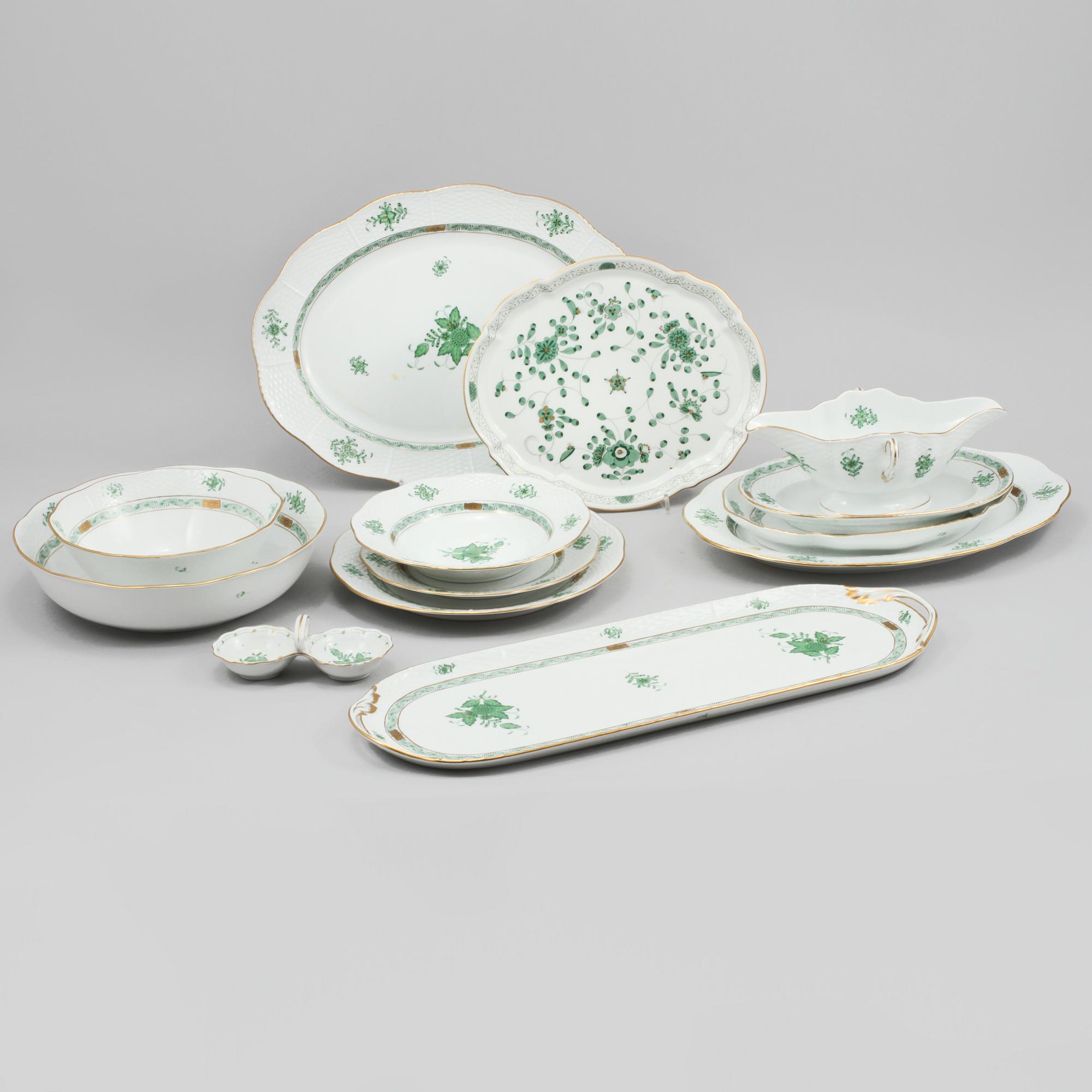SERVISDELAR, 65 st, porslin, Herend, Ungern, 1900-talets andra hälft.