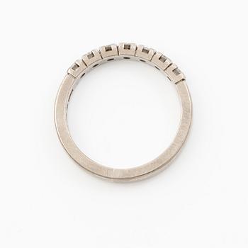 Ring, 18K white gold set with brilliant-cut diamonds, a total of 0.63 ct according to the engraving.