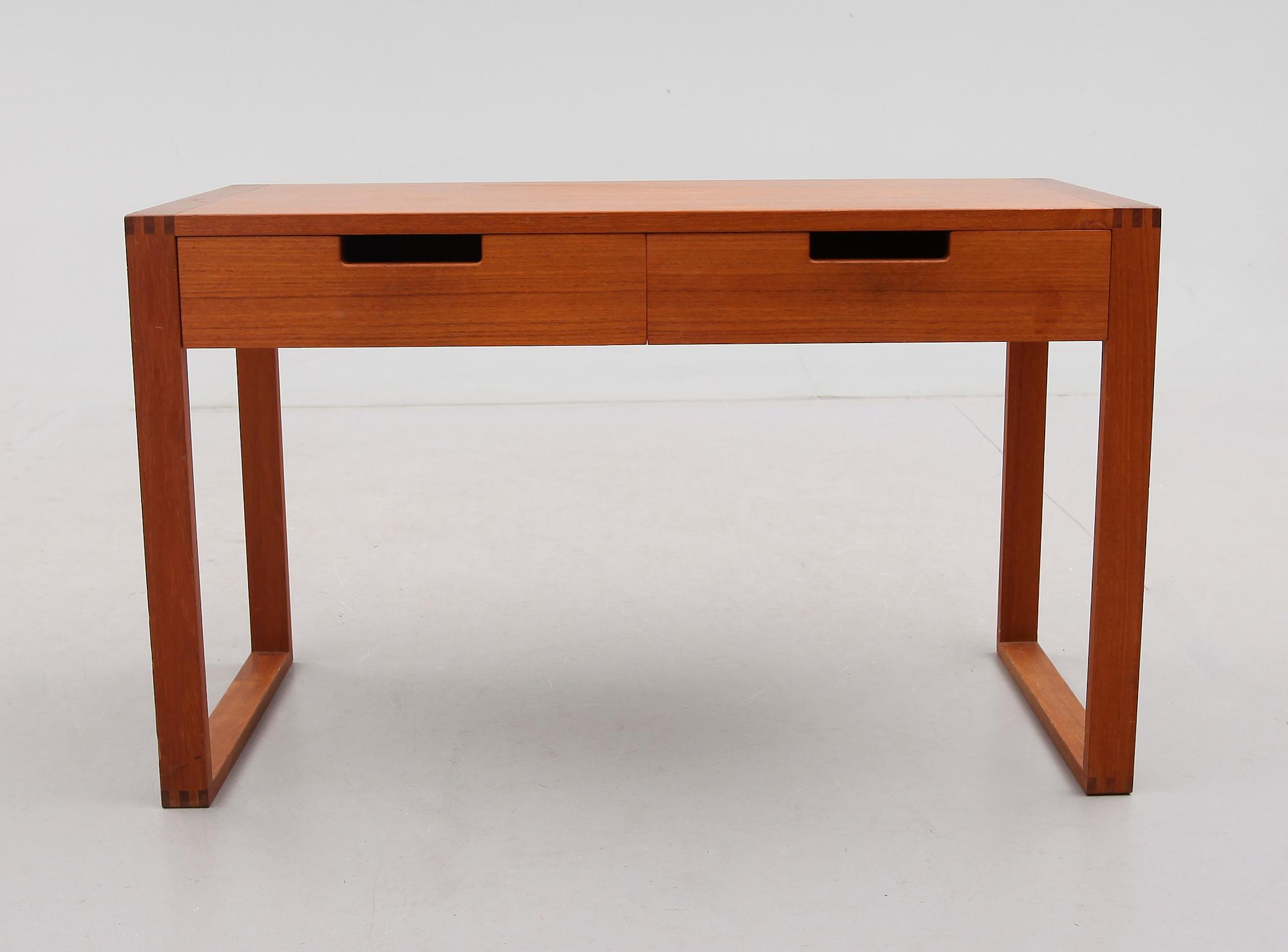 BORD, teak, 1900-talets andra hälft.