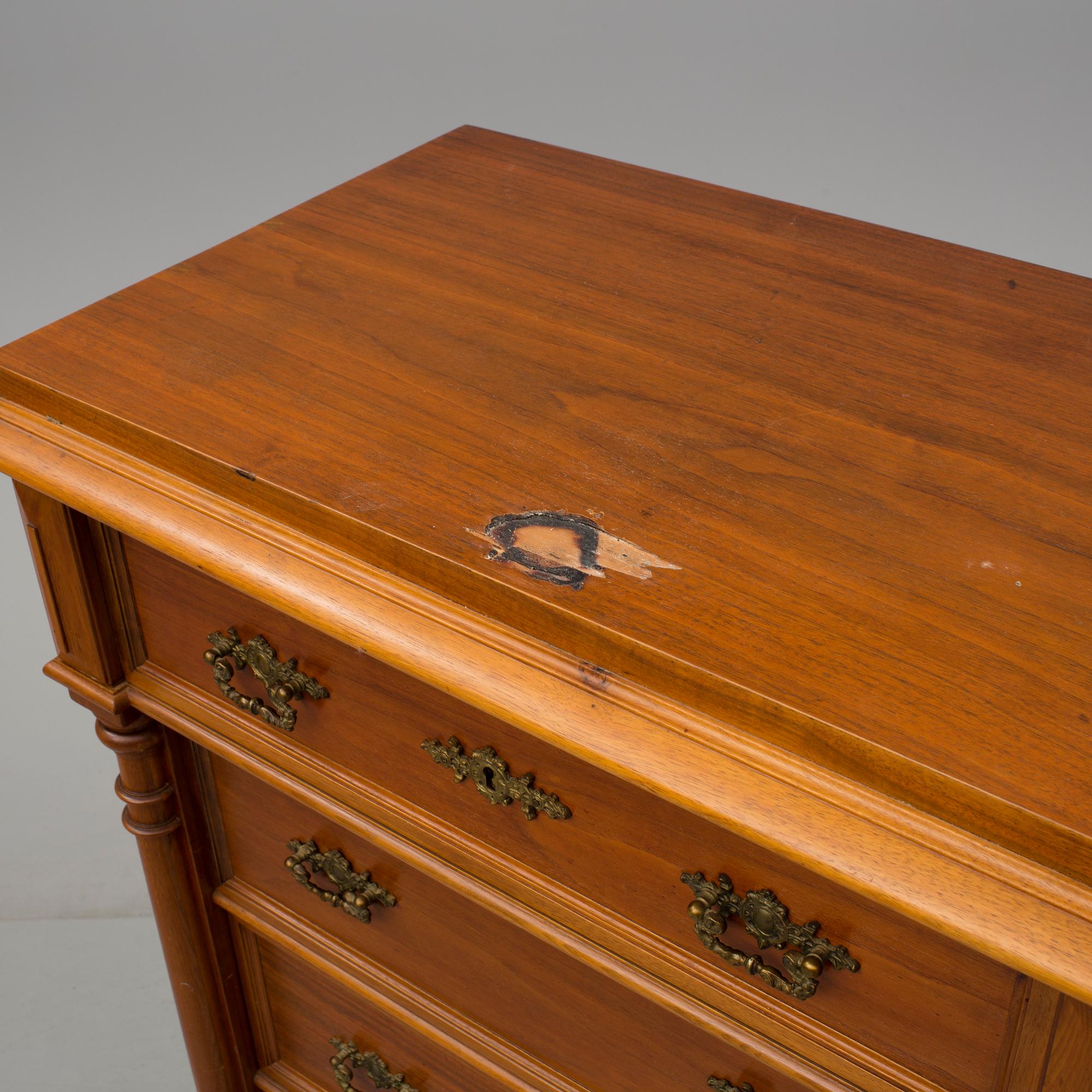 HERRBYRÅ, nyrenässans, omkring 1900.