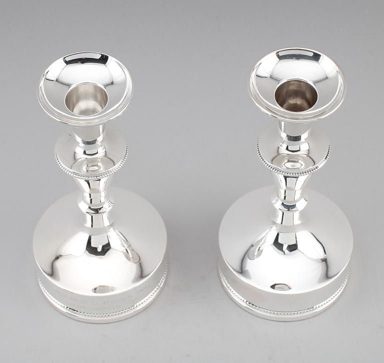 LJUSSTAKAR, 1 par, silver, MGAB, Uppsala 1974.