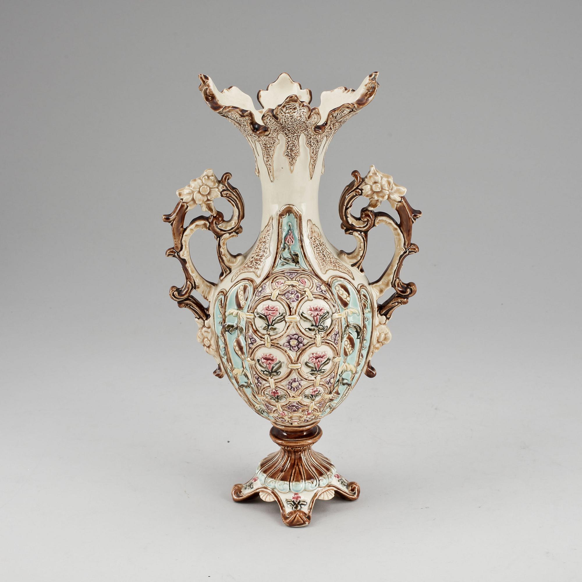 URNA, Majolika, trol England sent 1800-tal.