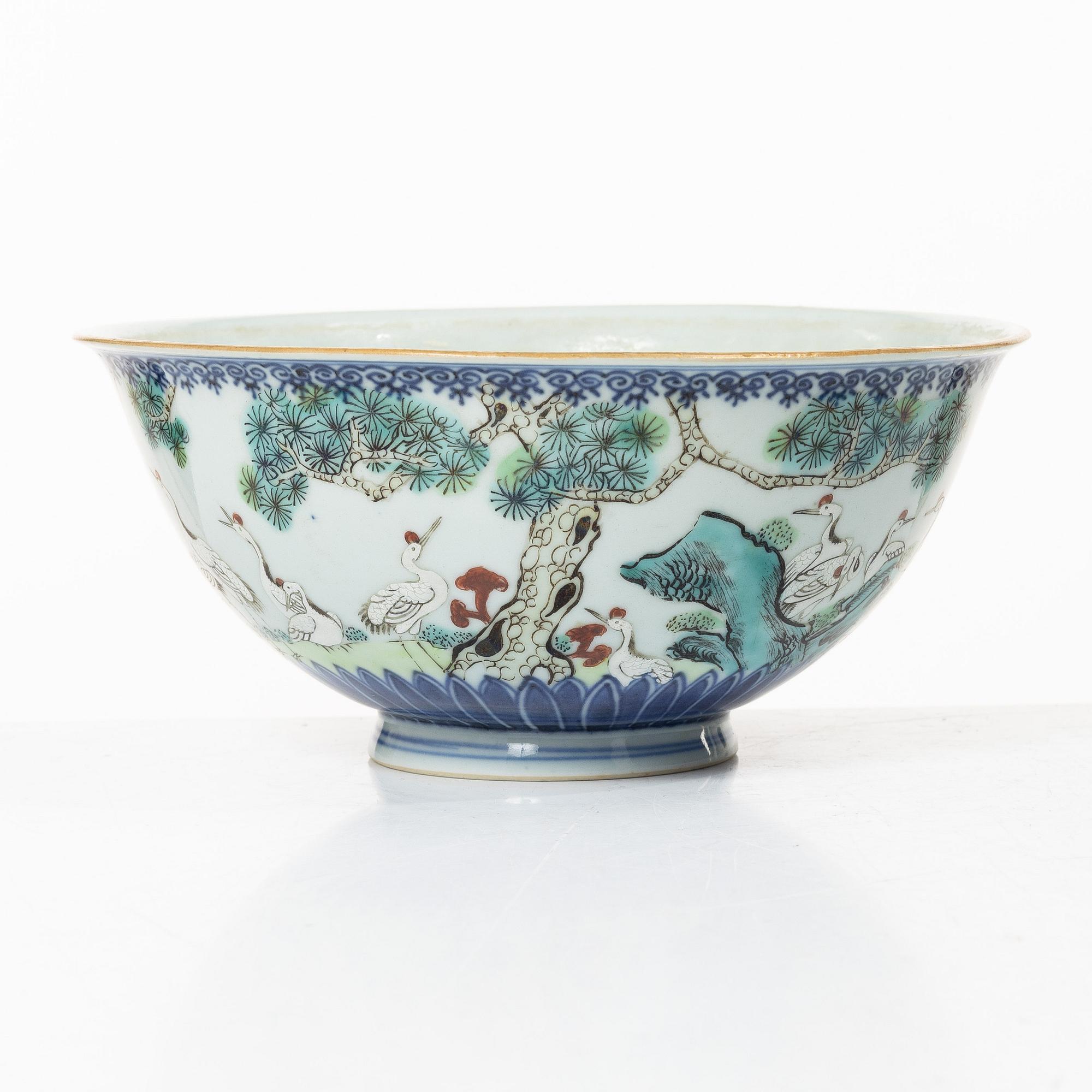 An enamelled 'cranes' bowl, Qing dynasty, with Qianlong seal mark.