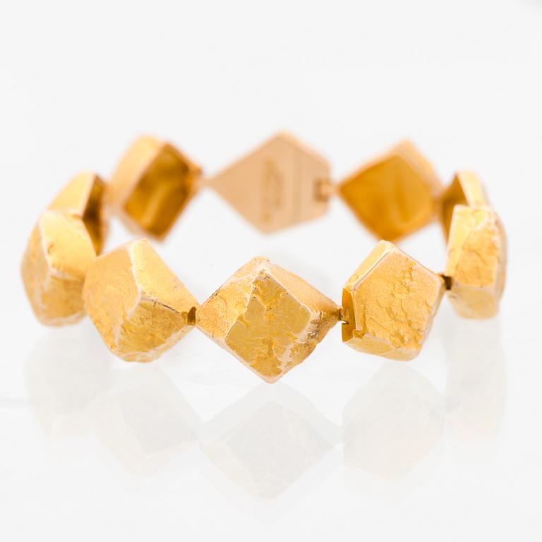 A BJÖRN WECKSTRÖM BRACELET, 'Koskikivet', 14K gold. Lapponia 1966.