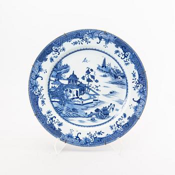 A Chinese Qianlong porcelain plate.