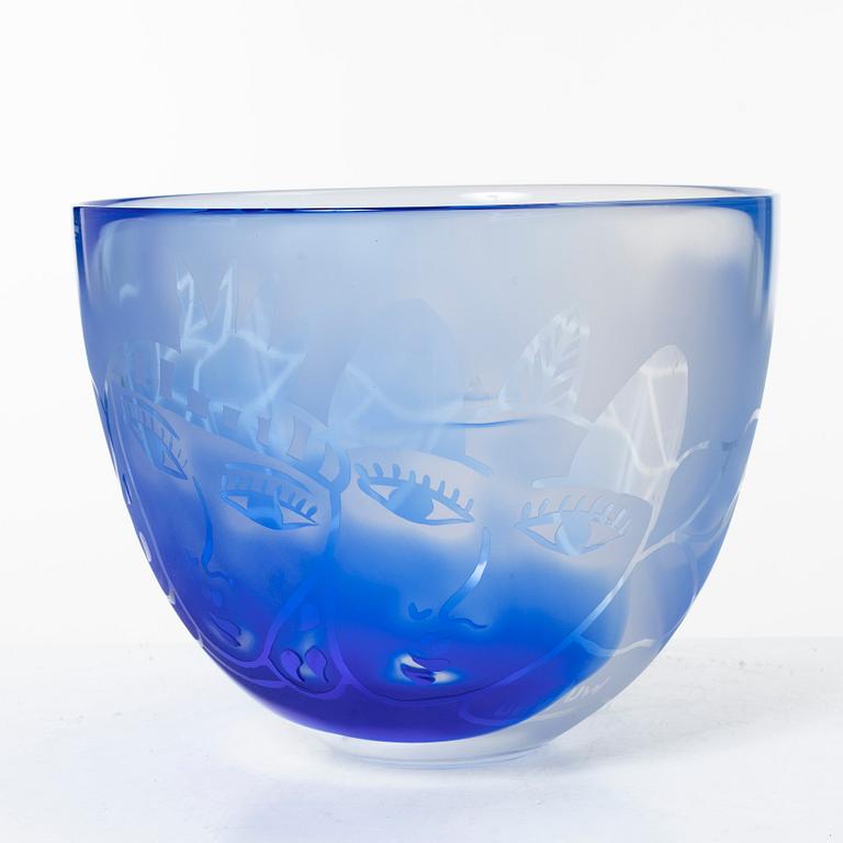 Ulrica Hydman-Vallien, a bowl, Kosta Boda.