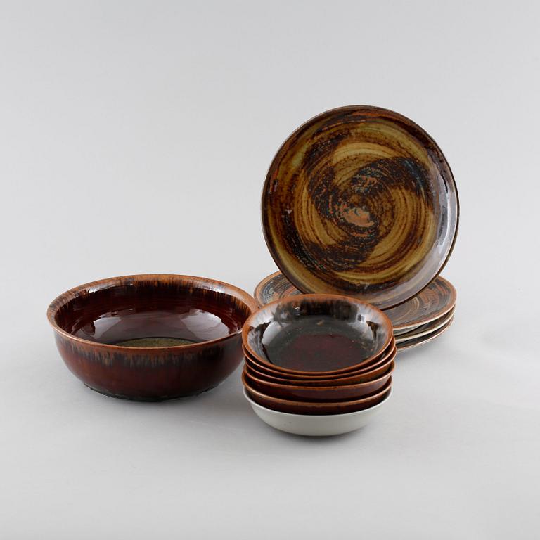 Eleven pieces of stoneware from the 1970s, designed by Carl-Harry Stålhane for Designhuset.