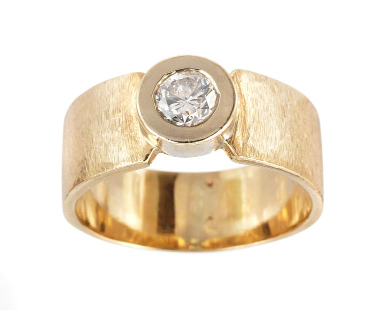 RING, set with brilliant cut diamond, app. tot 0.65 cts.
