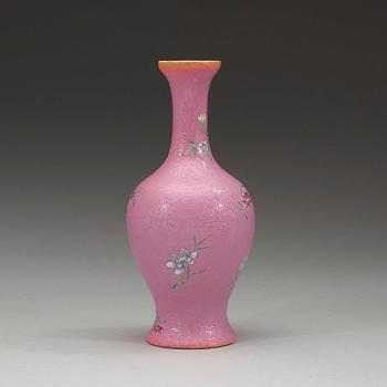 A pink and famille rose vase, Qing dynasty 19th century. With Qianlongs seal mark.
