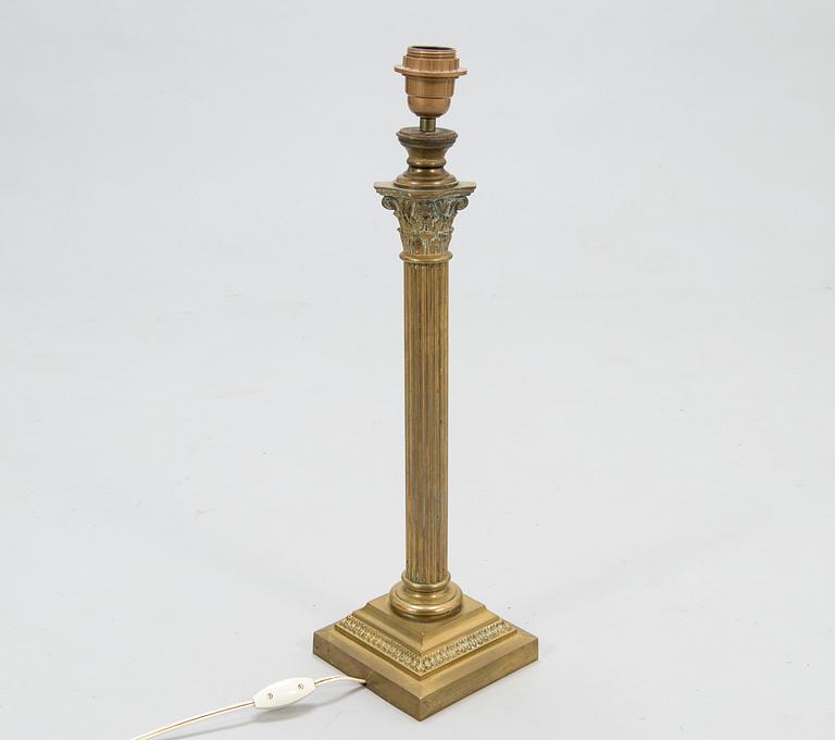 Pöytävalaisin, vuosisadan vaihde 1800/1900.