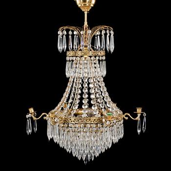 LJUSKRONA, gustaviansk stil, 1900-talets andra hälft. Höjd 60 cm.