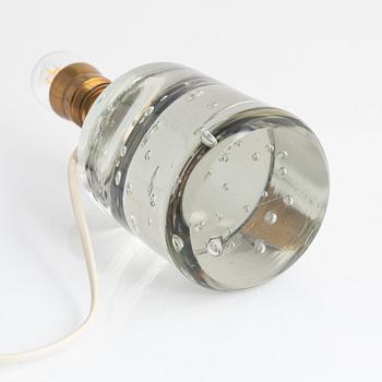 Josef Frank, bordslampa, modellnummer 1819, tillverkad av Reijmyre för Firma Svenskt Tenn.