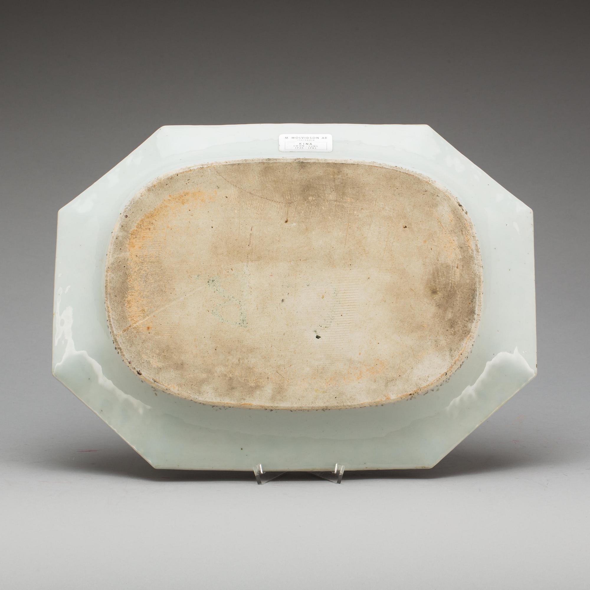 STEKFAT, porslin, Kina, Qianlong, 1736-1795.