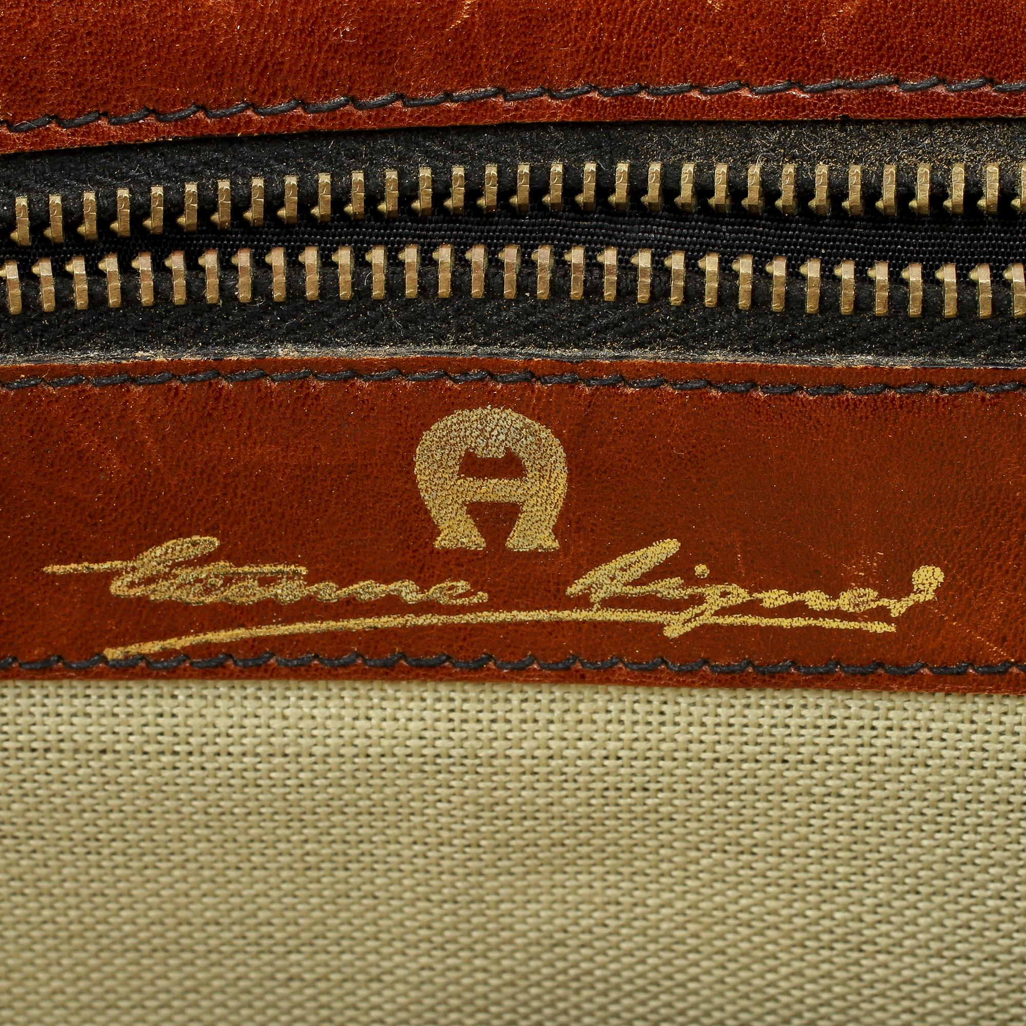 PORTFÖLJ, Etienne Aiger, 1900-talets fjärde kvartal.