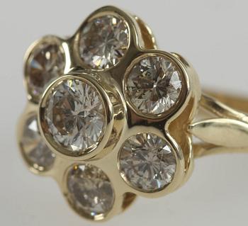 RING, 14k guld med 6 st briljantslipade diamanter, tot ca 2 ct.