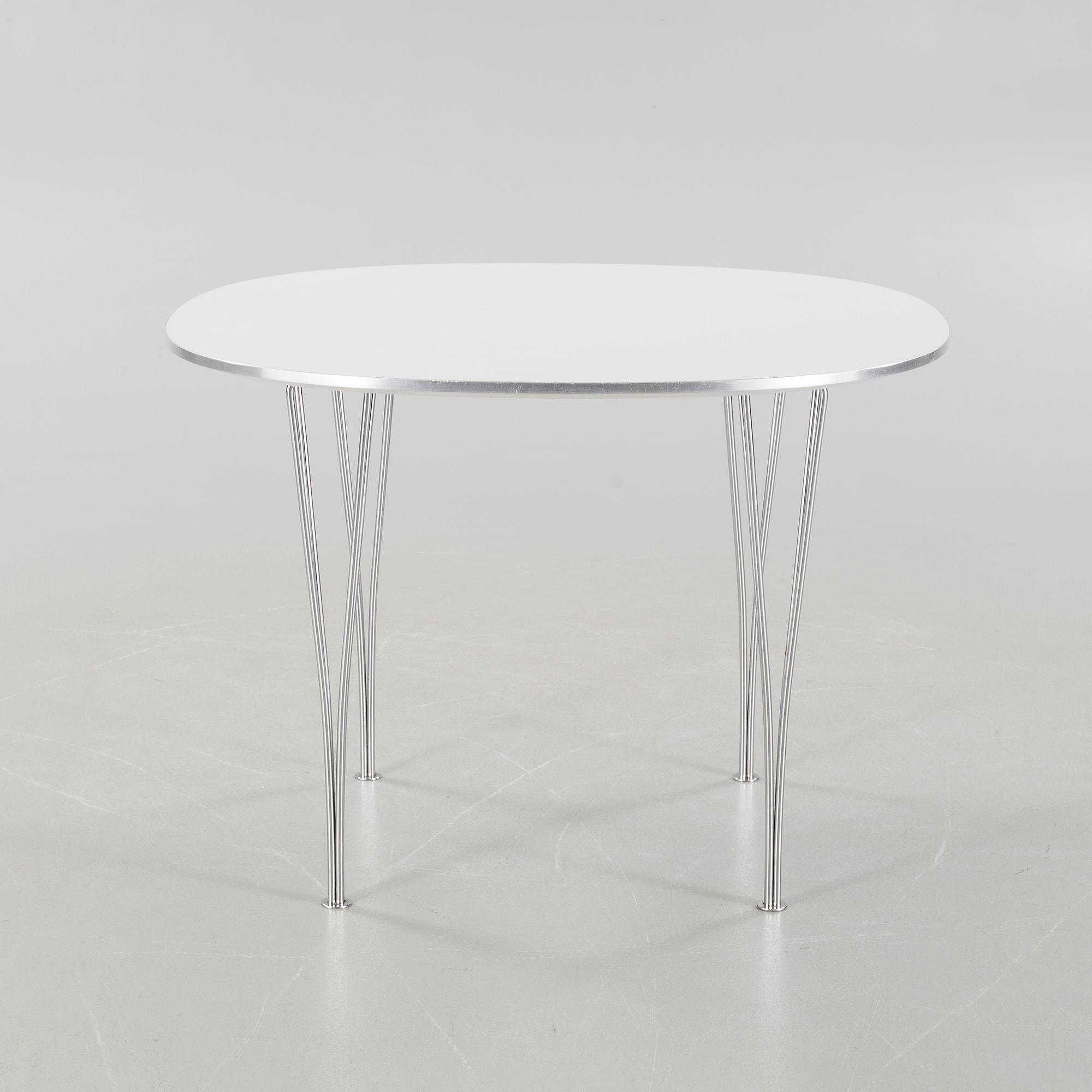 BRUNO MATHSSON & PIET HEIN, bord, "Supercirkel", för Fritz Hansen, daterat 1975.