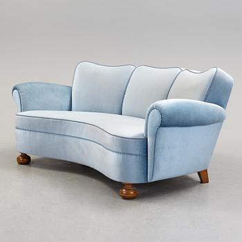 A 1940s sofa.