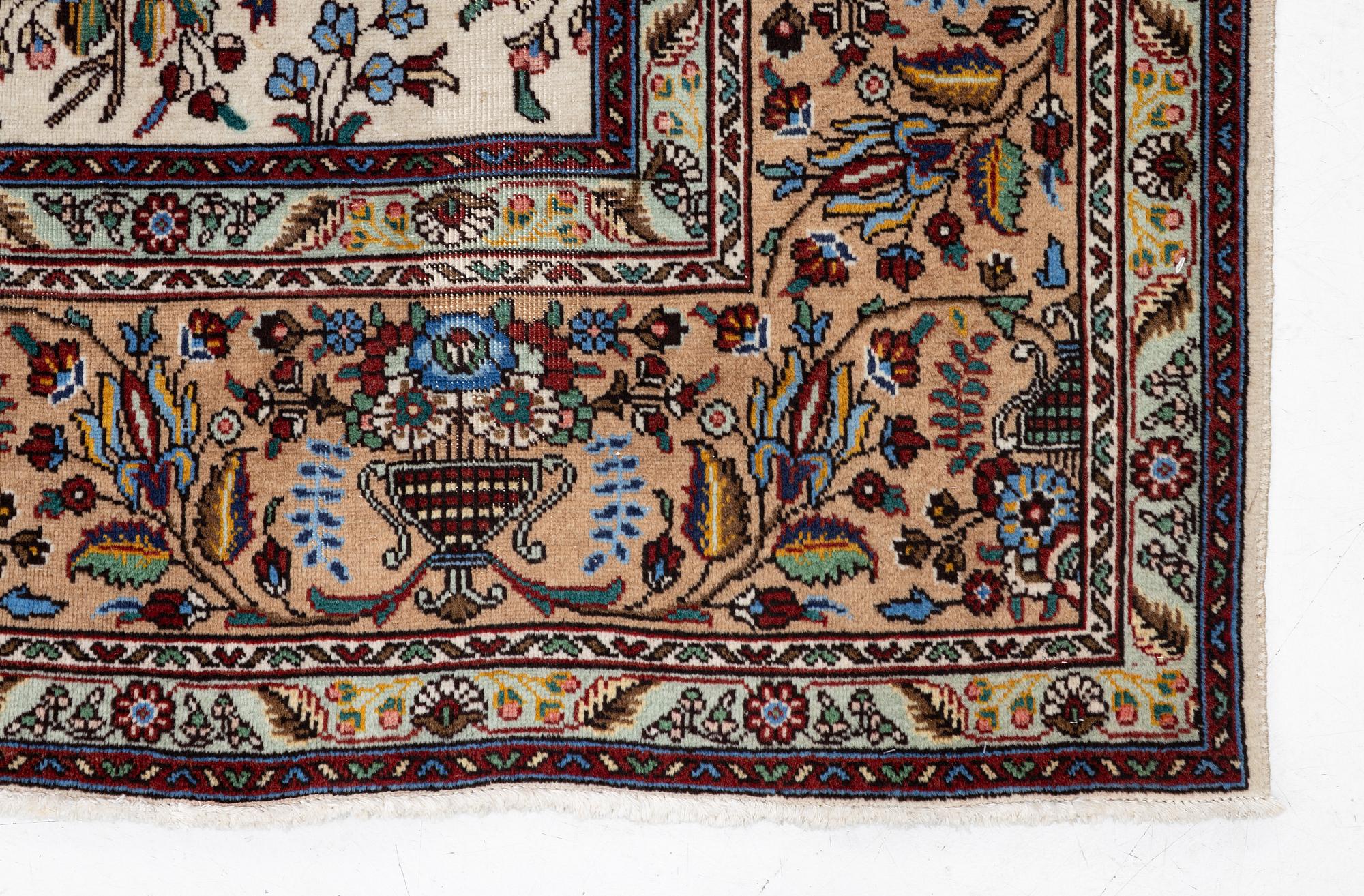 Matta, Täbriz, ca 390 x 292 cm.