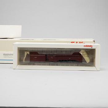 Märklin, electical engines and traincars, H0 in boxes.
