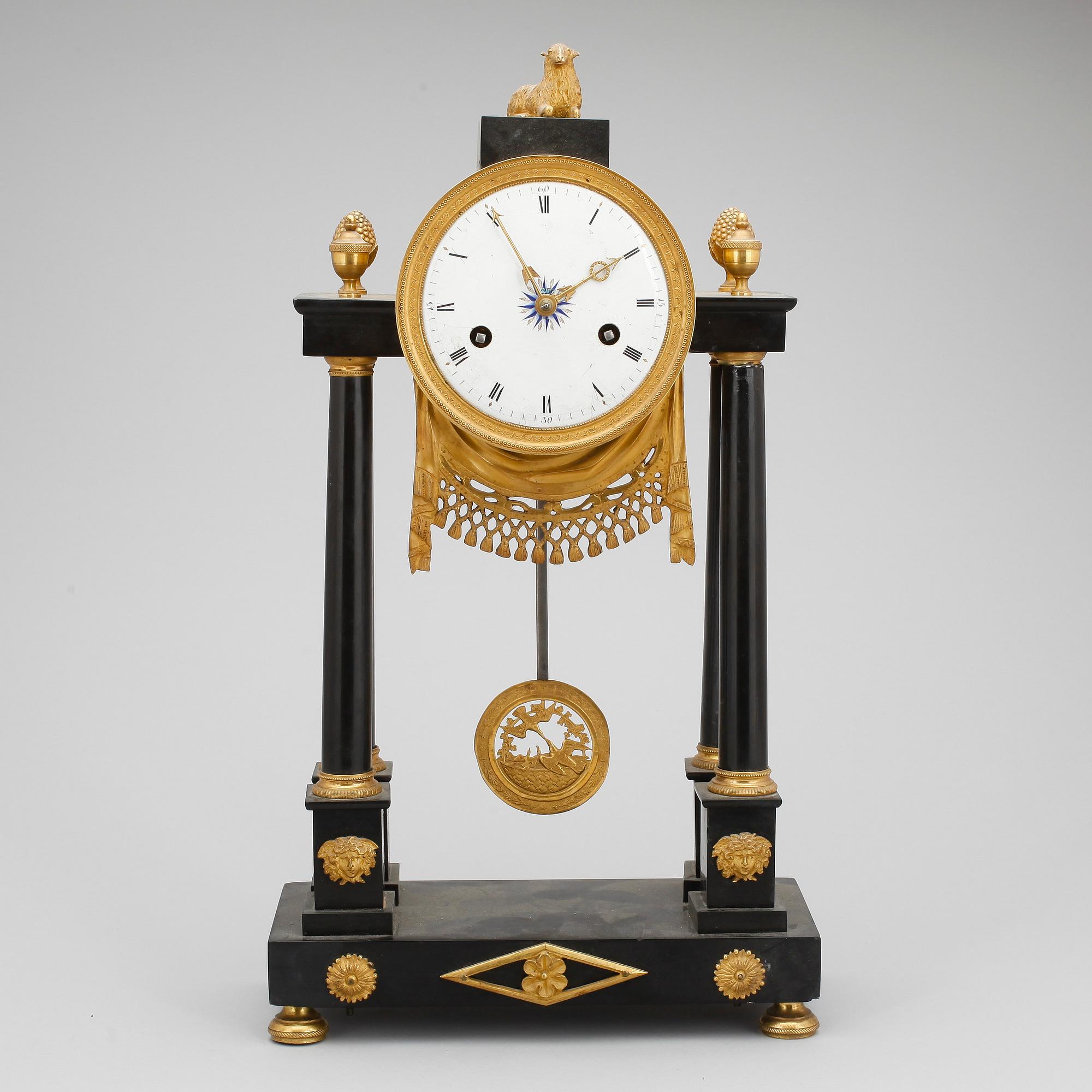 BORDSPENDYL, empire, 1800-talets början.