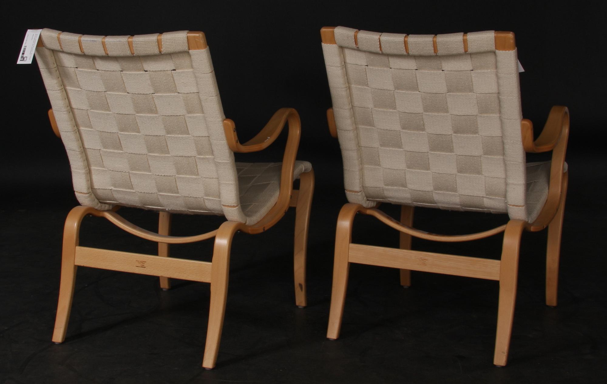 KARMSTOLAR, ett par. "Mina" design Bruno Mathsson. Dux. Brännmärkta.