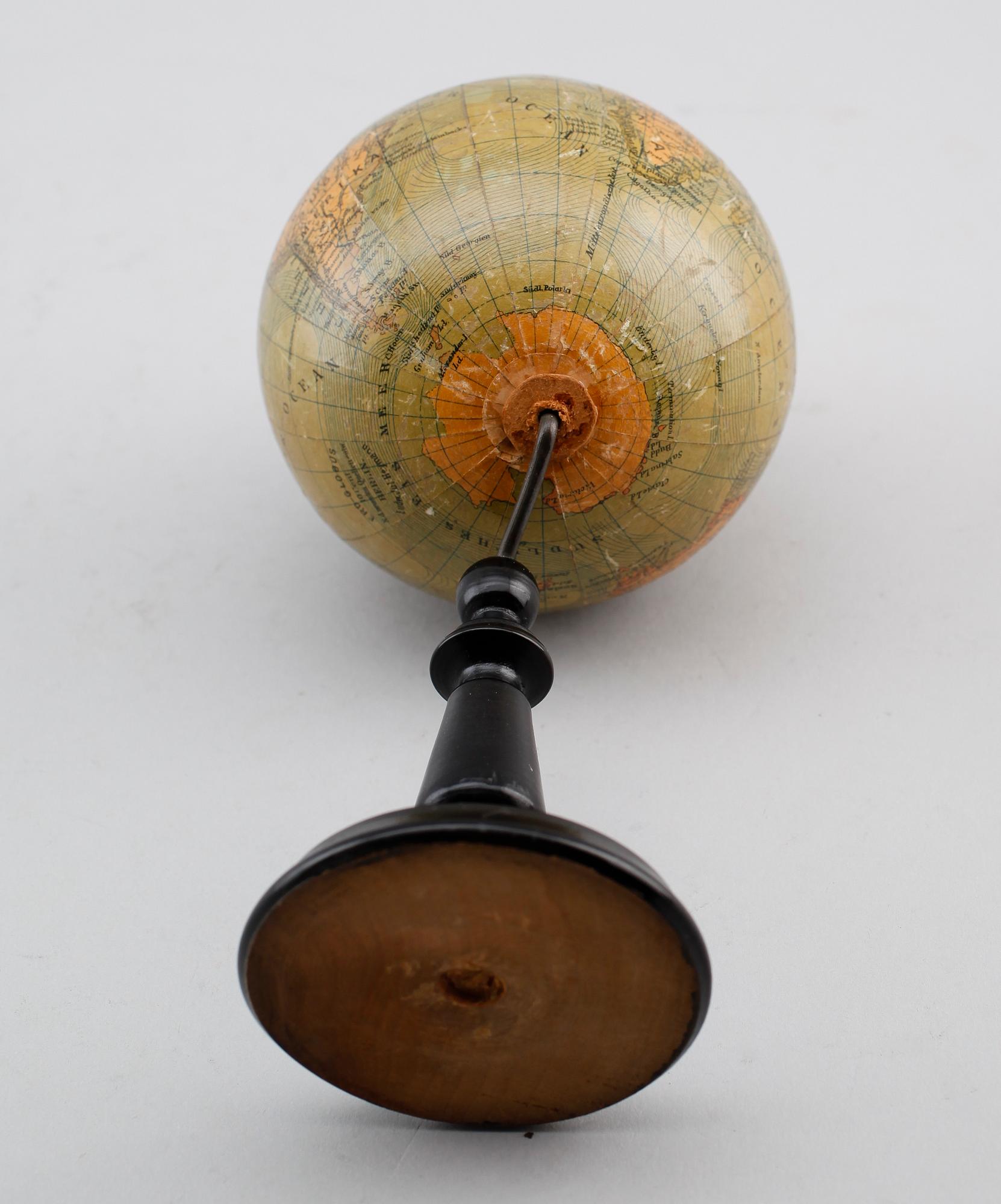 JORDGLOB, miniatyr, Erd-Globus, Berlin, 1900-talets första hälft.