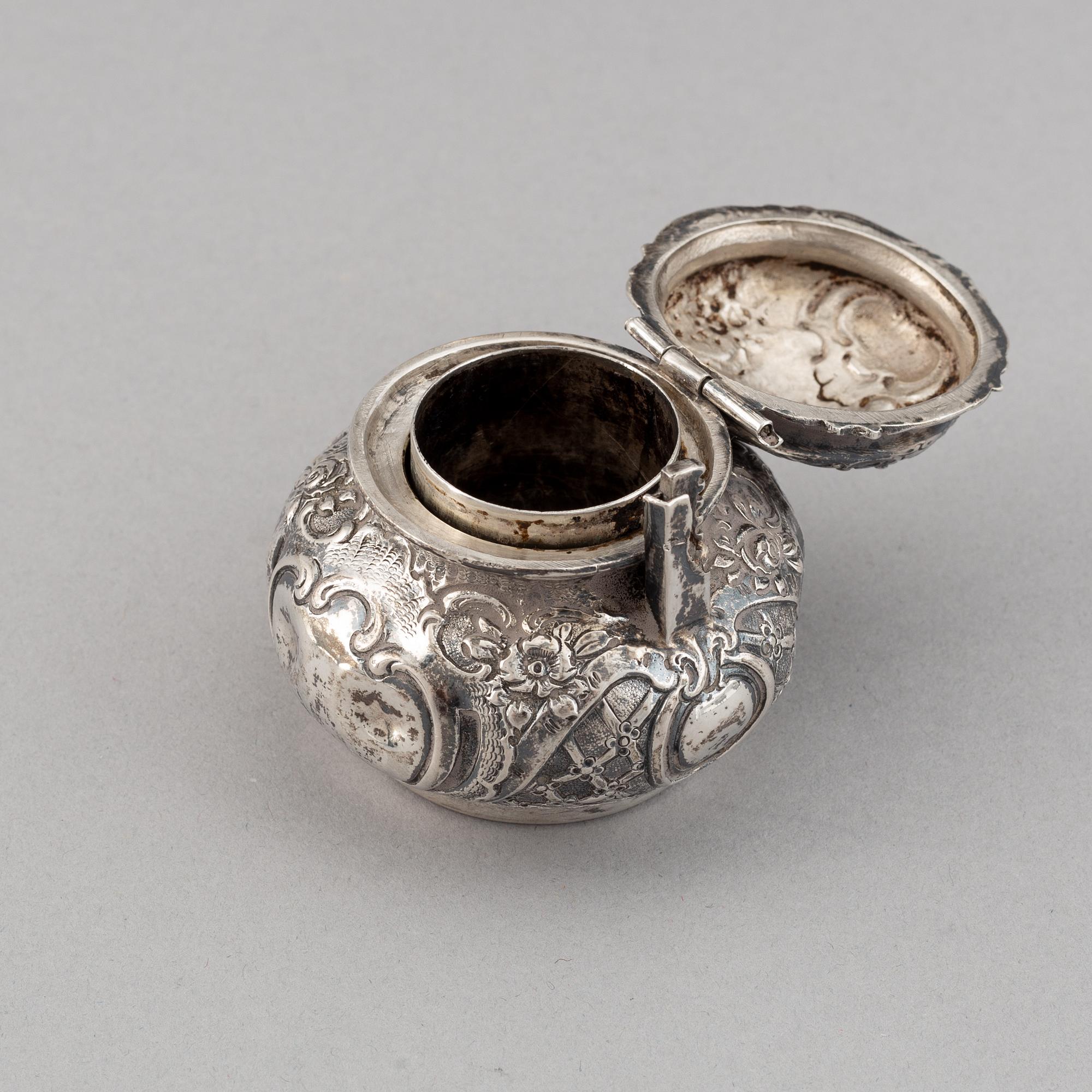 A German rococo style silver tea- and coffee service.