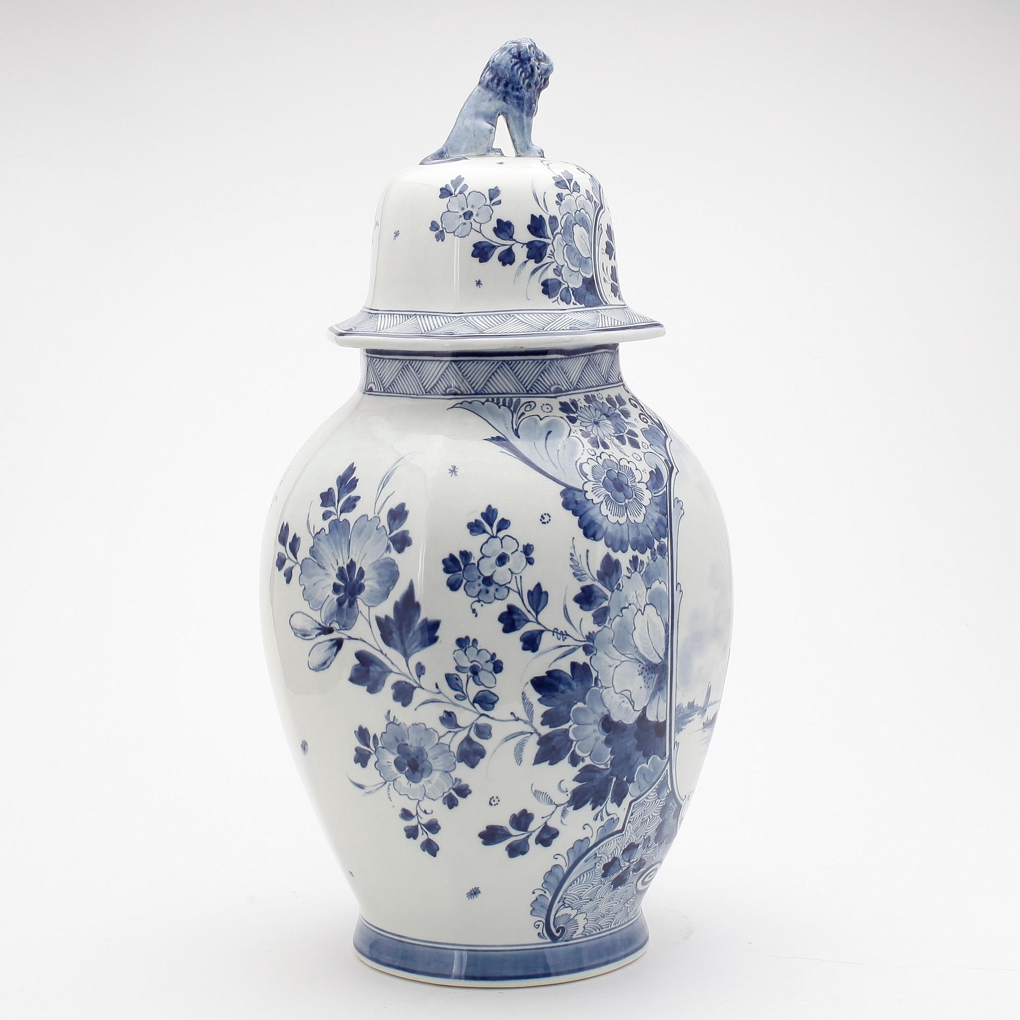 URNA, porslin, Delft, 1900-tal.