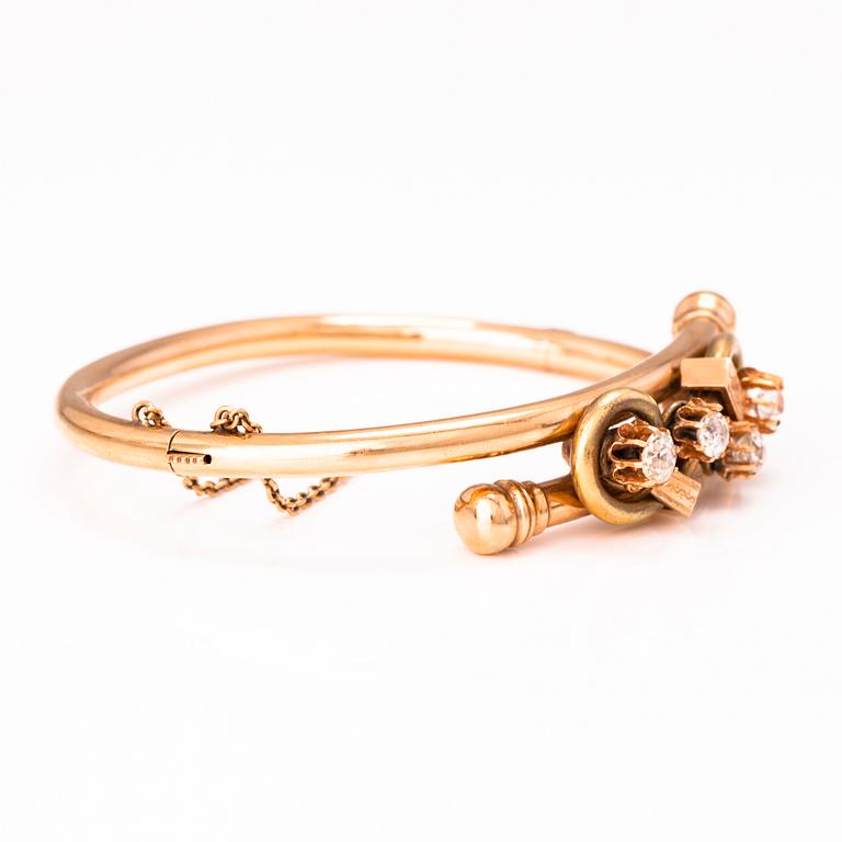 ARMRING, 14K guld, gammalslipade diamanter ca 1 ct tot. Ryssland, sekelskiftet 1800/1900.