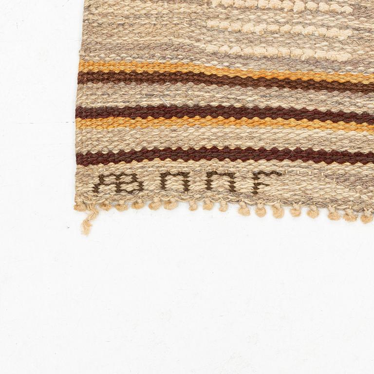 Barbro Nilsson, matta, "Schackrutig, brun". Reliefrya. Ca 206 x 123 cm. Signerad AB MMF BN.