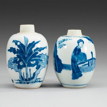 Two blue and white tea caddies, Qing dynasty, Kangxi (1662-1722).