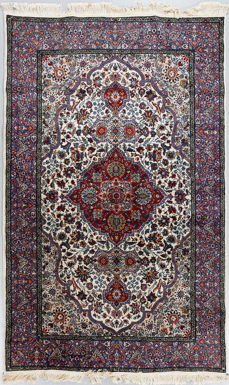 A Pakistani rug, 250 x 155 cm.