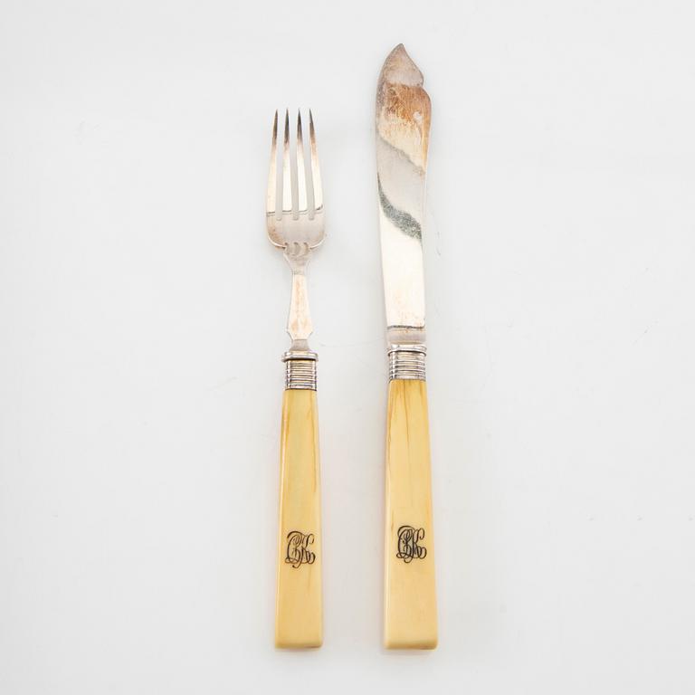 Mappin & Webb fish cutlery 24 + 2 dlr sterling silver Sheffield 1903.