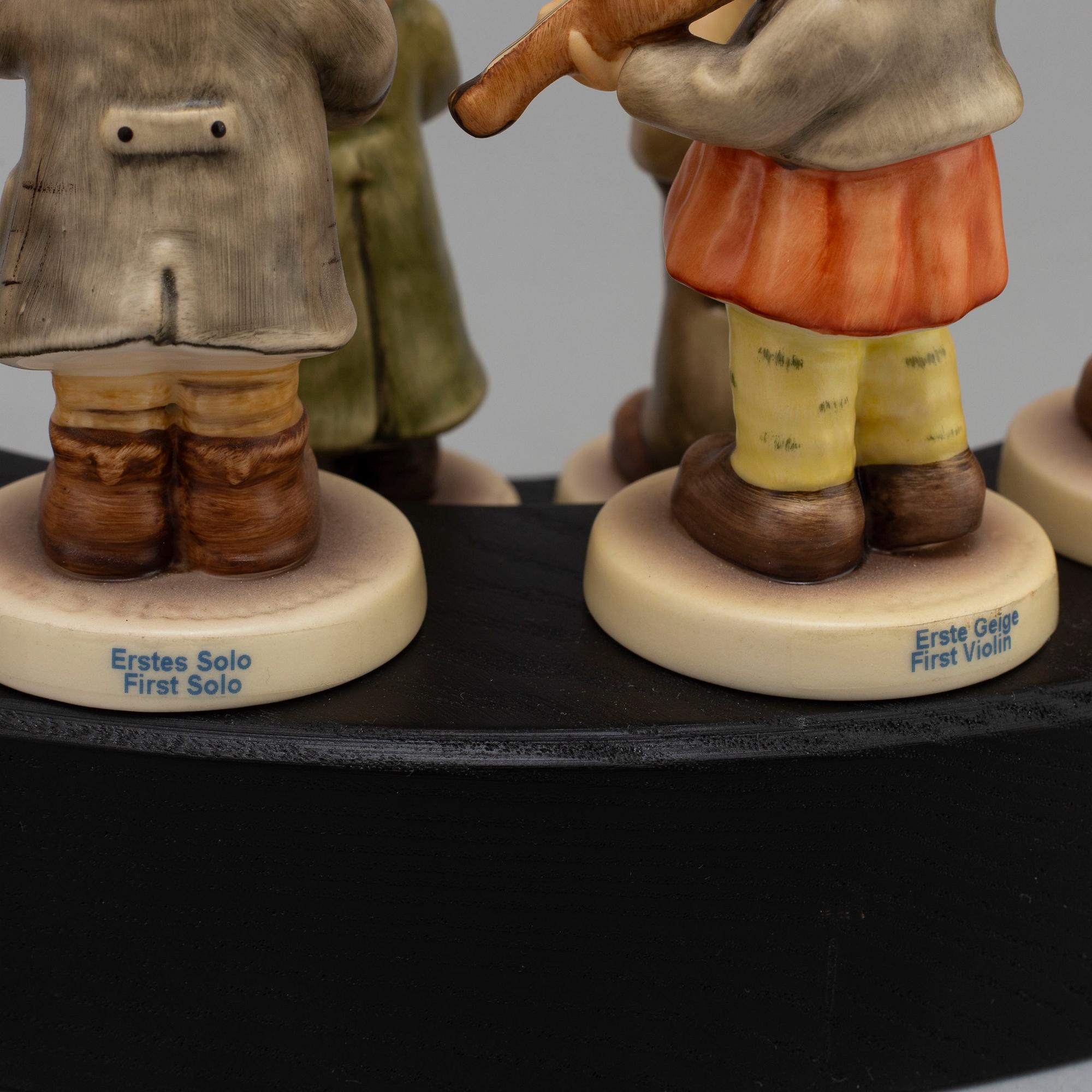 FIGURINER, 9 st, porslin, M J Hummel, Goebel, tidigt 2000-tal.