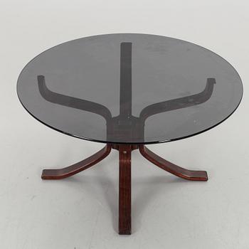 FÅTÖLJER, ett par, OCH BORD, Sigurd Ressel "Falcon", Vatne Möbler Norge, 1970-tal.