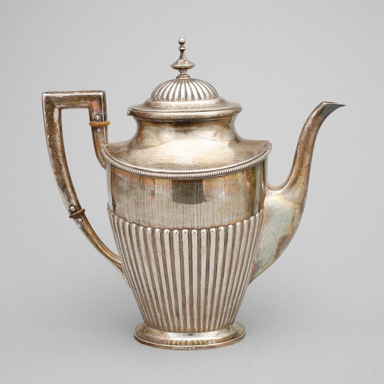 KAFFESERVIS, 3 delar. Silver. K Anderson, Stockholm 1908-09. Tot ca 1200 gram.