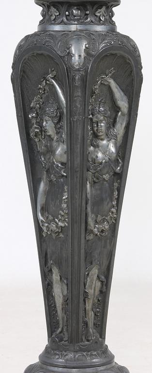 PIEDESTAL, nyrenässans, 1800-talets slut.