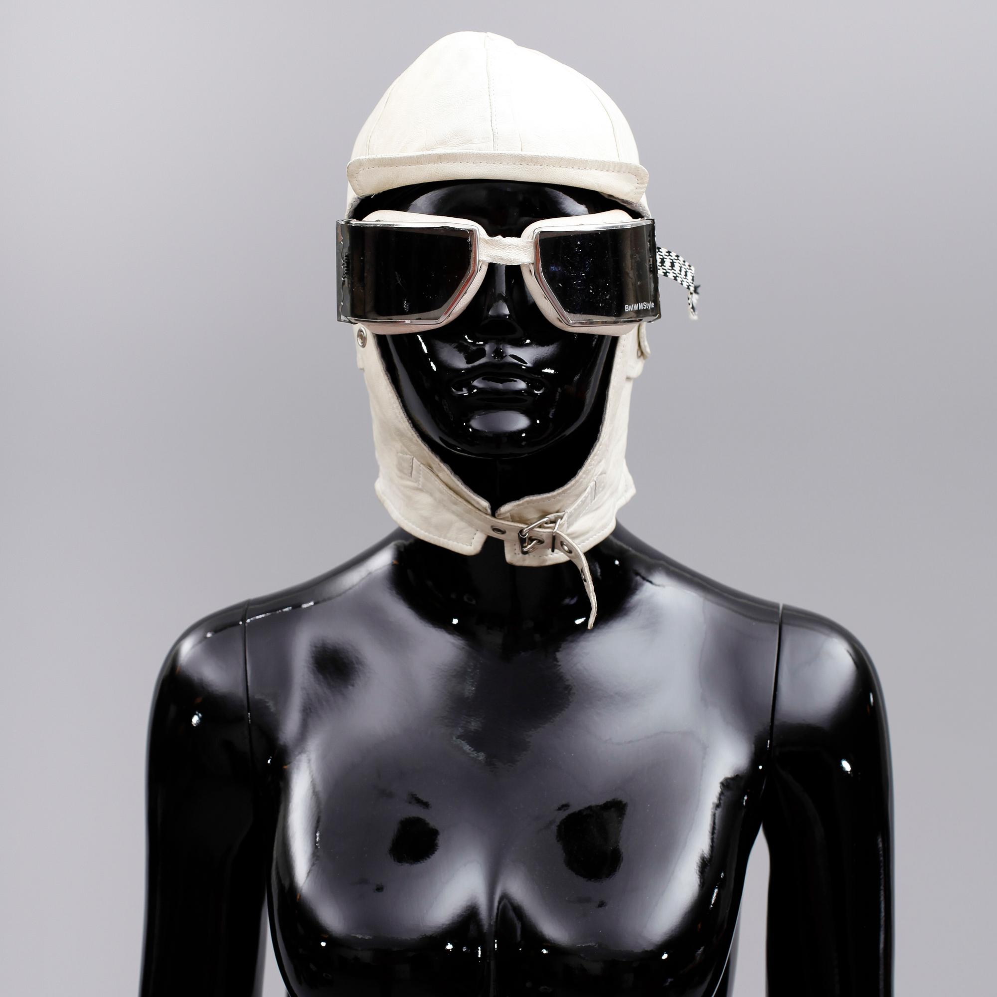 MOTORMÖSSOR, 2 st samt MOTORGLASÖGON, 2 st, för BMW, 1900-talets andra hälft.