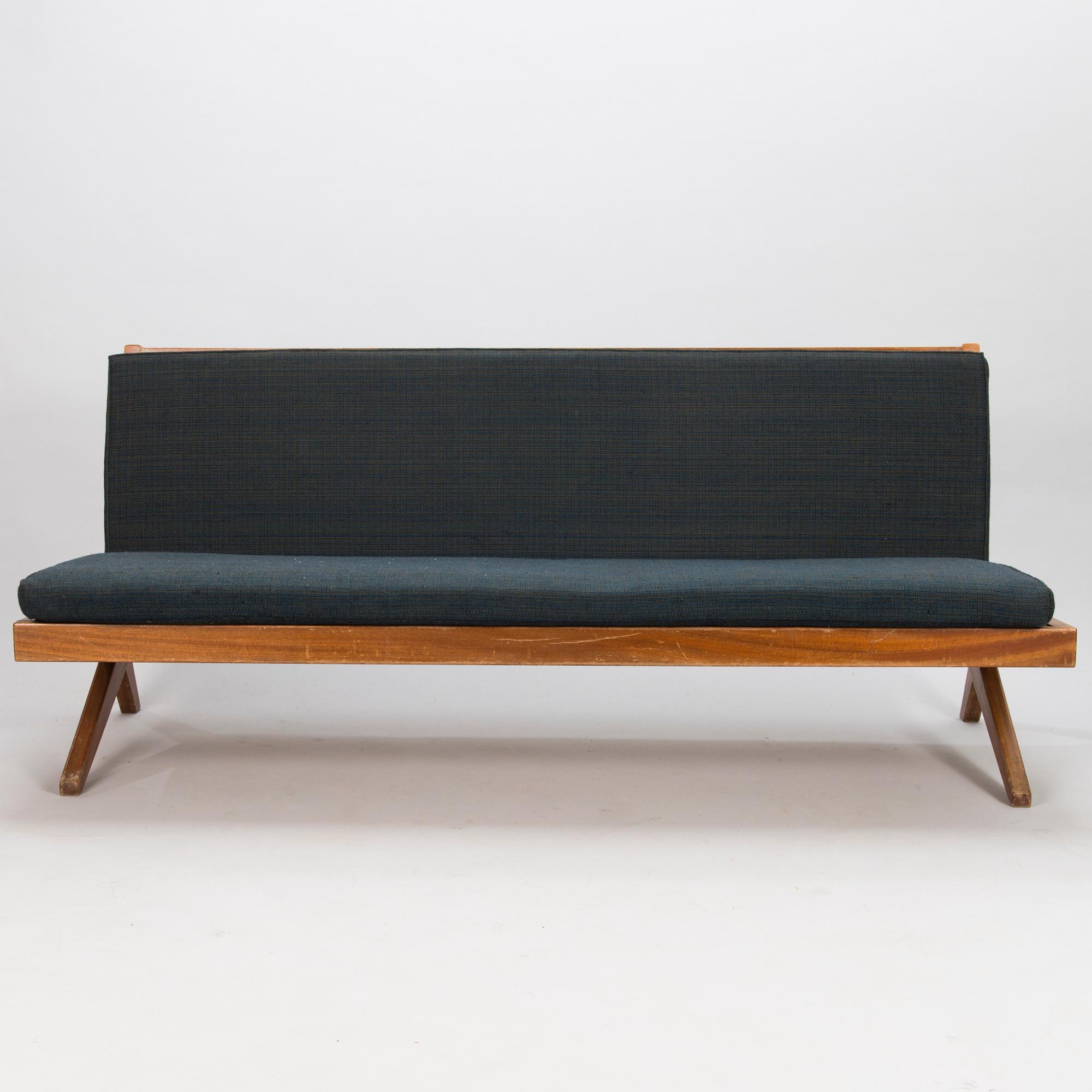 OLAVI HÄNNINEN, A 3-piece 1960s 'Bumerang' sofa suite for HMN Huonekalu Mikko Nupponen, Lahti, Finland.