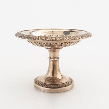 A Swedish 19th century silver bowl mark of Gustaf Möllenborg Stockholm 1833, weight 388 grams.